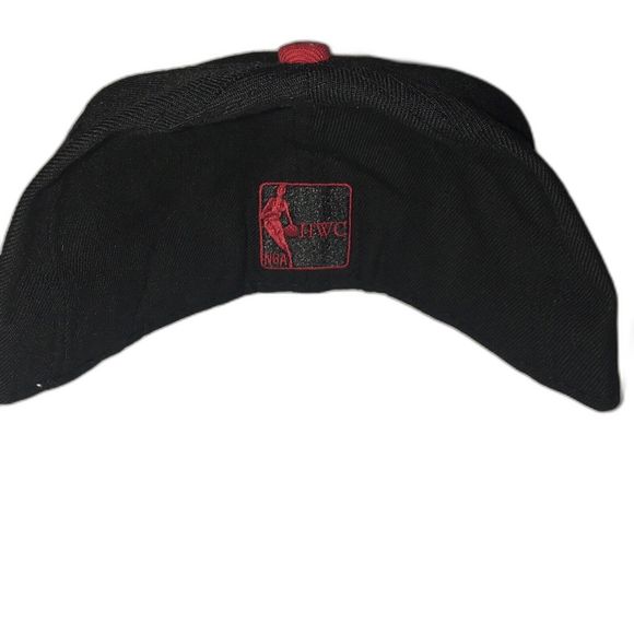 Vintage Miami Heat Hat Cap Retro Fitted Mens 7 1/2 Black Red New Era NBA HWC - Picture 4 of 8